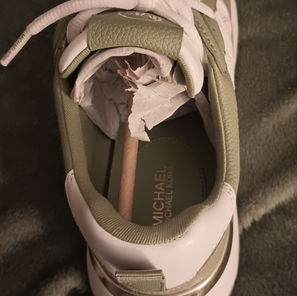 Women's sneakers - Picture 8 of 9